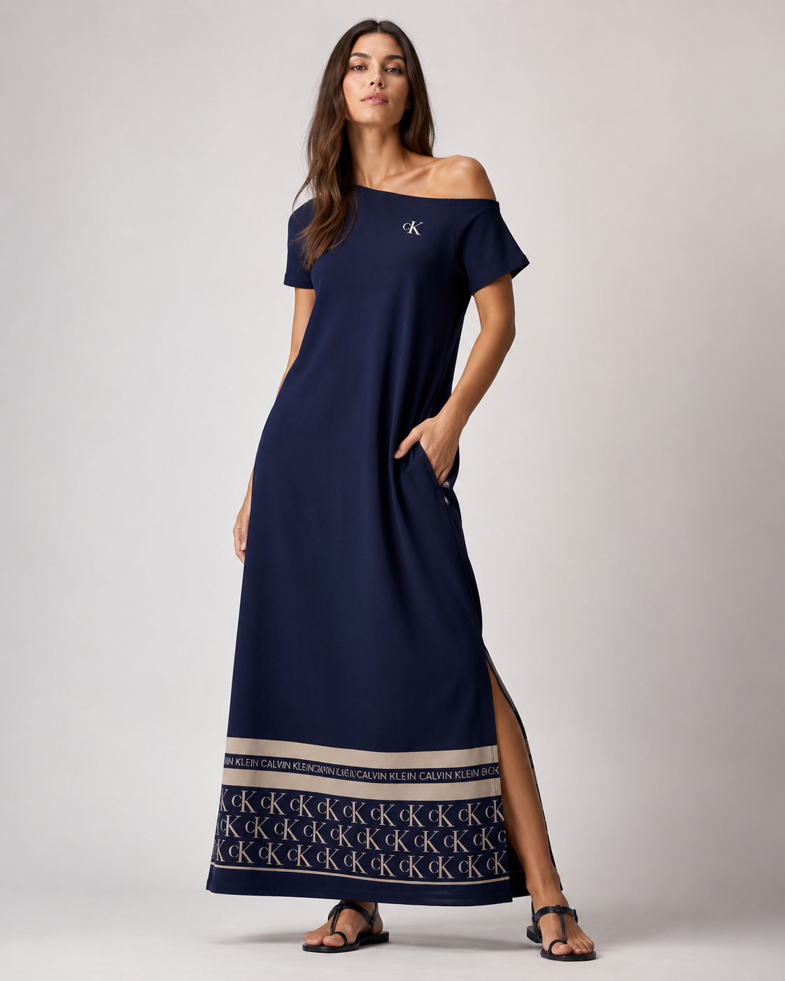 Abito Calvin Klein elegante con ricamo in basso