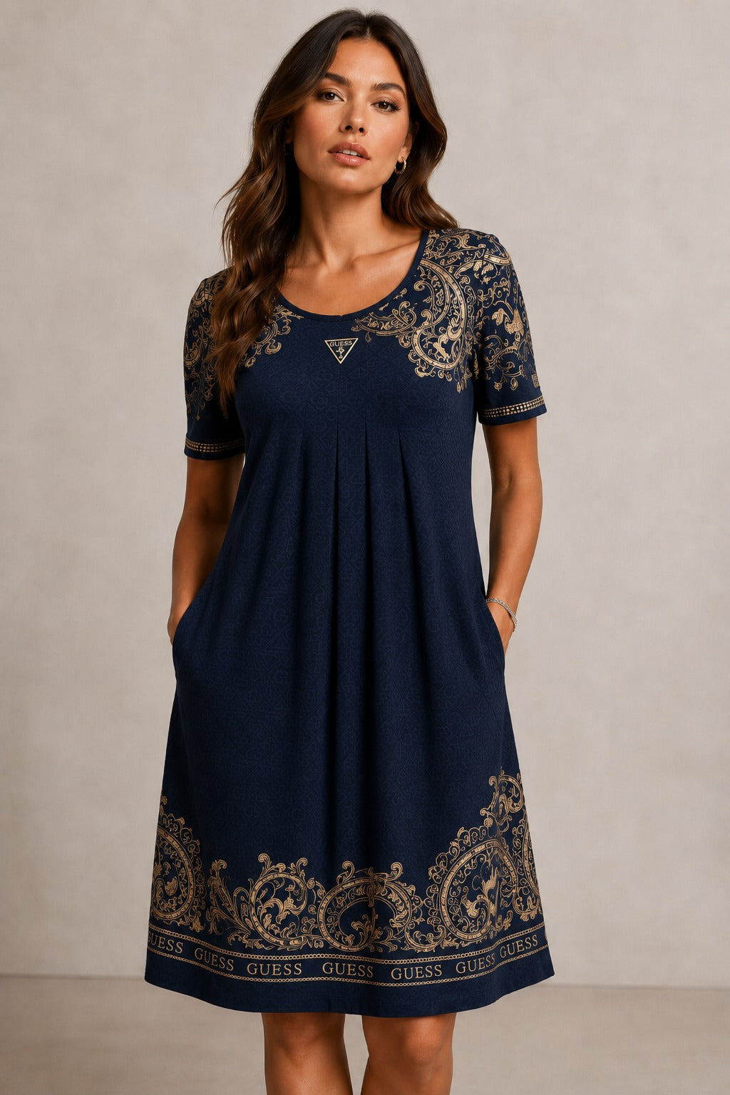 Vestito Guess con Dettagli luxury
