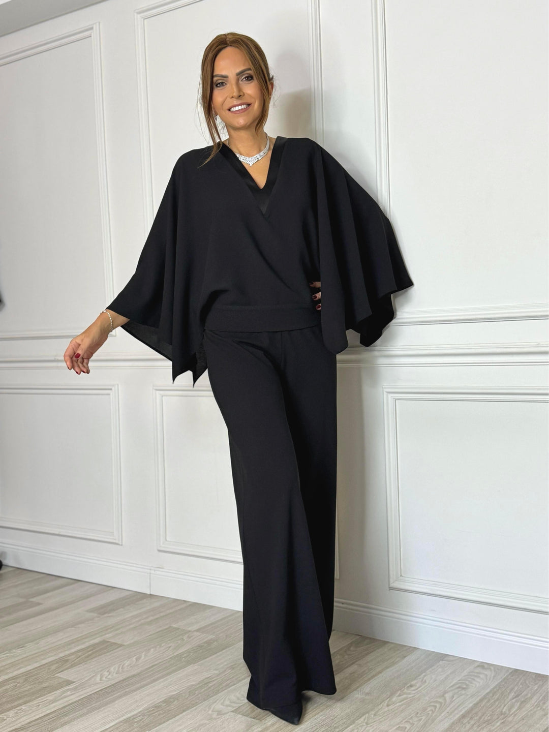 coordinato 2 pezzi in raso, con maniche morbide, fresco ed elegante
