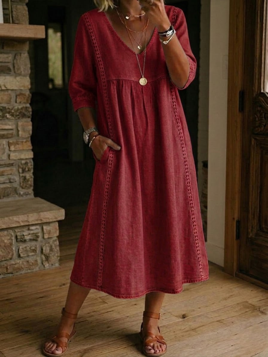 Abito casual dalla linea morbida in lino e cotone con inserti patchwork e bordi in pizzo