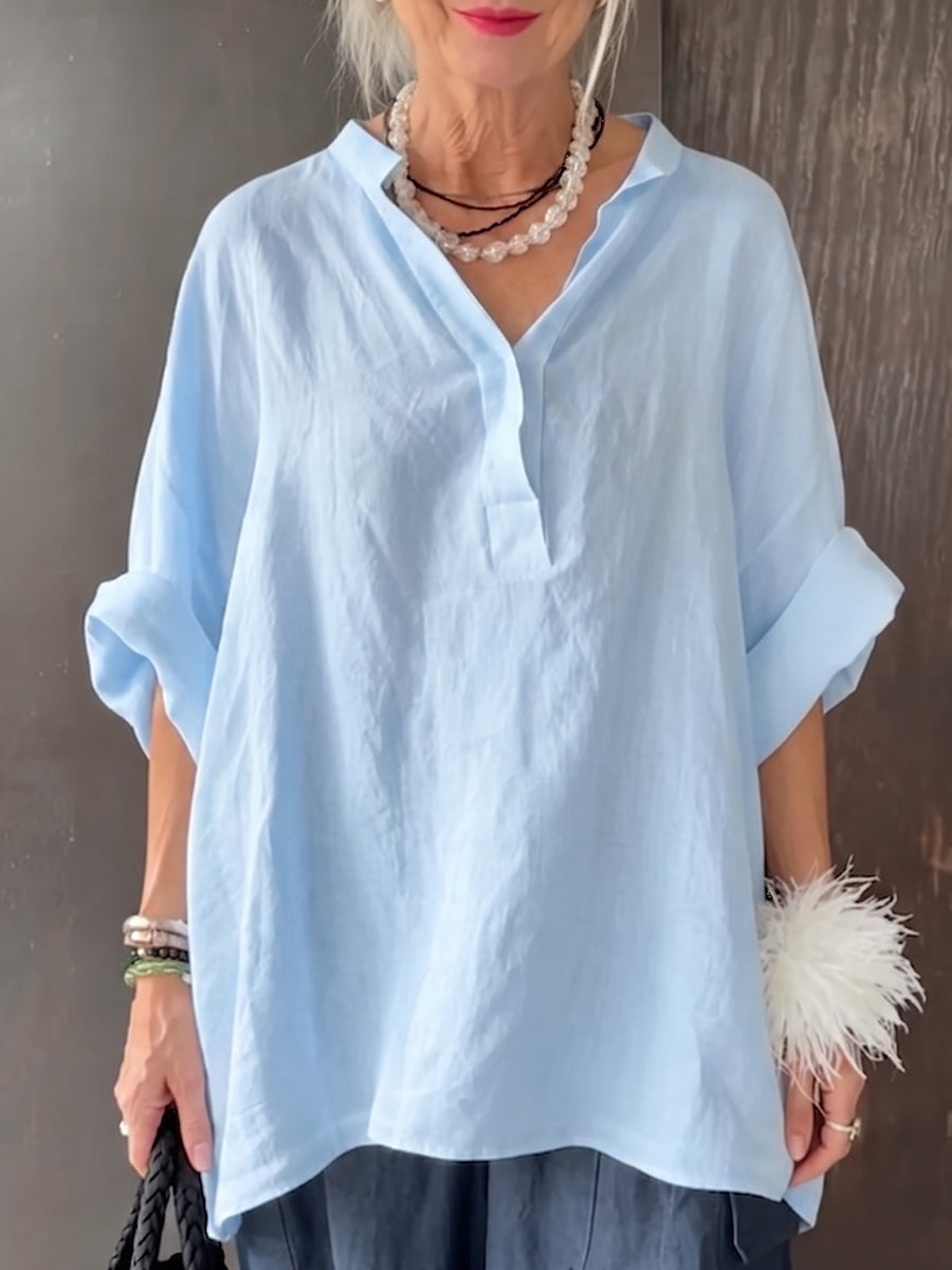 Comoda camicia minimalista con scollo a V in misto cotone e lino