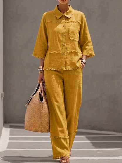 Set casual a due pezzi composto da camicia e pantaloni in lino e cotone con orlo sfrangiato
