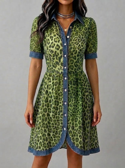 Elegante abito casual in chiffon con stampa leopardata e patchwork di denim